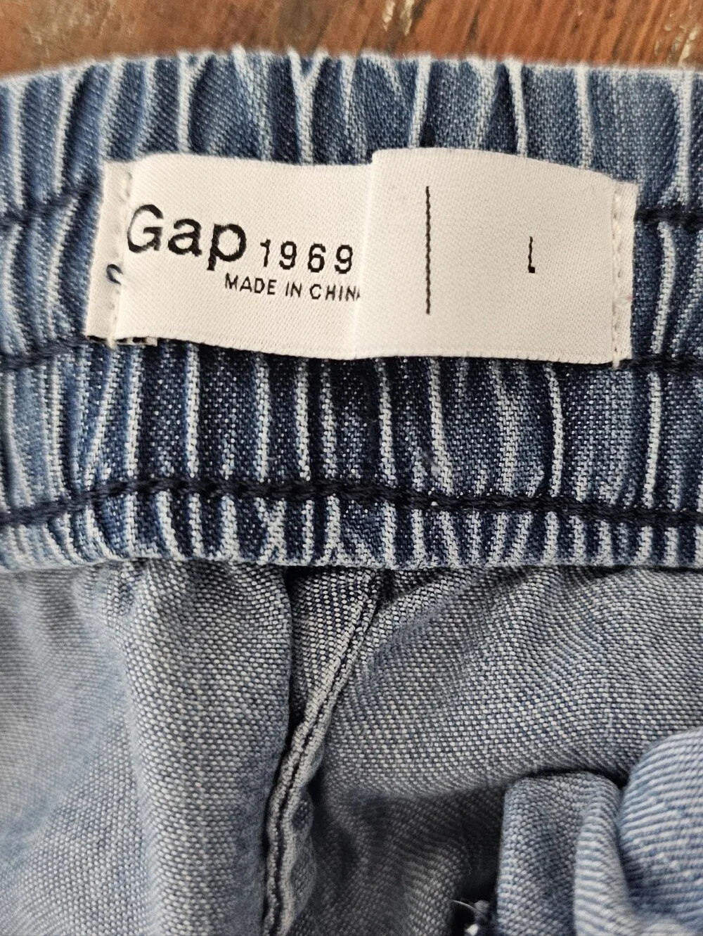 GAP Chambray Drawstring Shorts - Picture 3 of 4